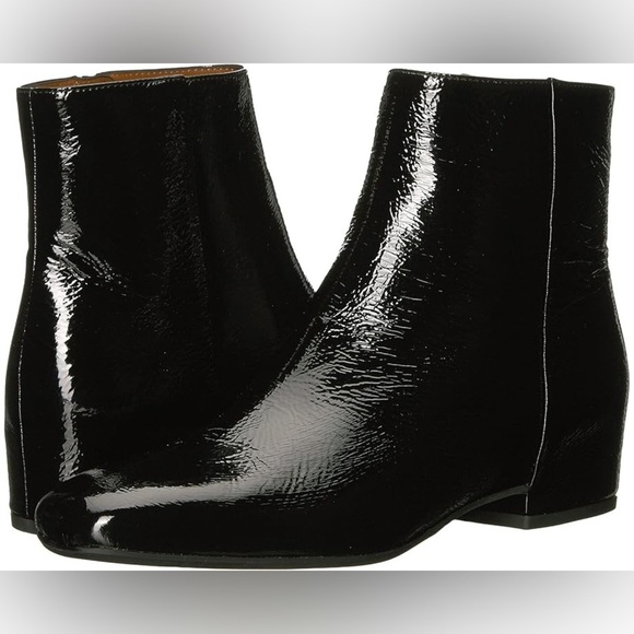 Ulyssa Water Resistant Bootie (Women)
Aquatalia - Picture 4 of 13